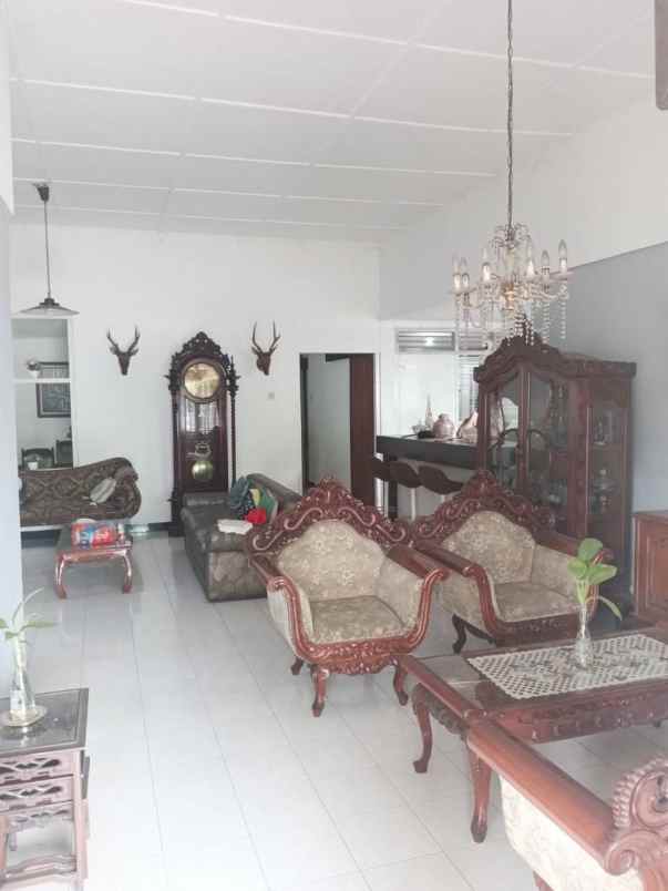 rumah lama layak huni dicipinang besar jakarta timur