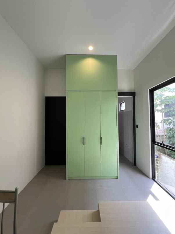 rumah mewah 3 lantai di cipayung jakarta timur