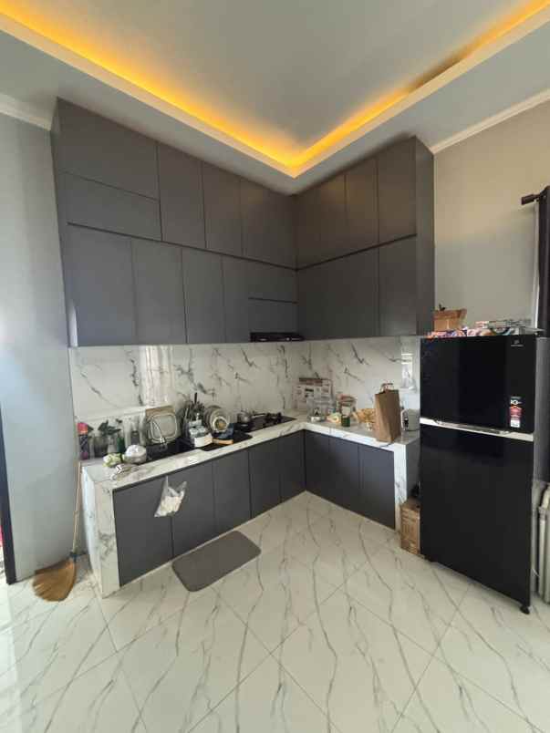 rumah mewah bangunan baru siap huni jaten karanganyar