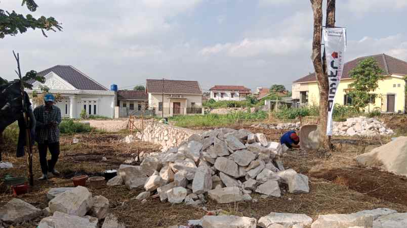 rumah mewah dekat kampus polinela rajabasa