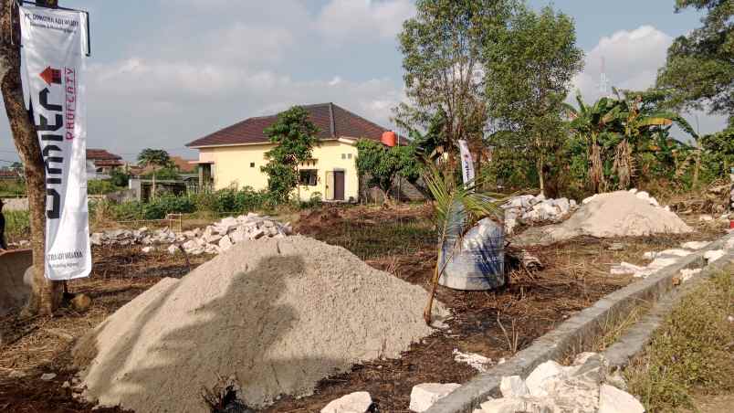 rumah mewah dekat kampus polinela rajabasa