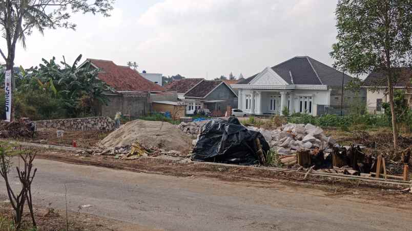 rumah mewah dekat kampus polinela rajabasa