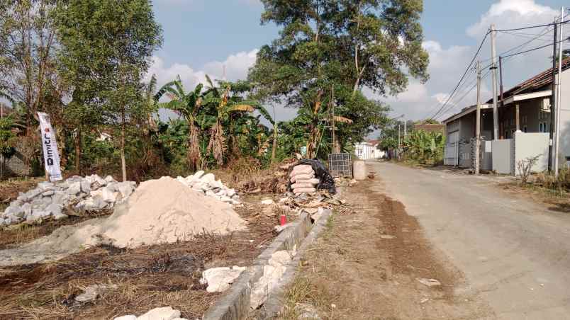 rumah mewah dekat kampus polinela rajabasa