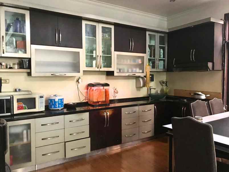 rumah mewah pinggir jalan cocok tuk usaha di galaxy