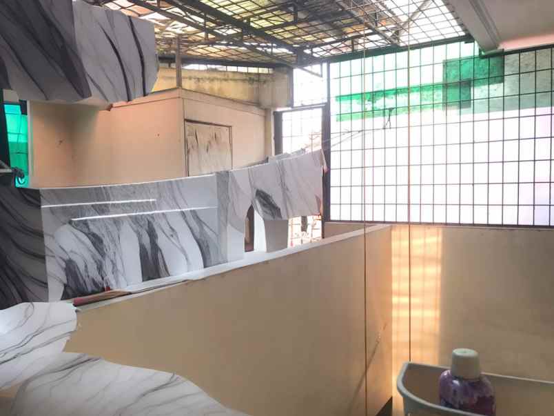 rumah mewah pinggir jalan cocok tuk usaha di galaxy