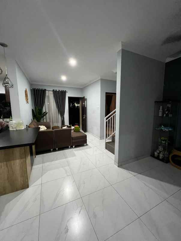 rumah minimalis modern 2 lantai jatikramat jatiasih