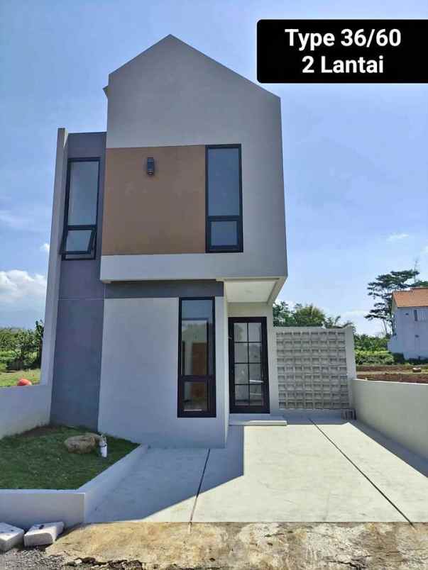 rumah modern 2 lantai 300 juta an di sukun malang