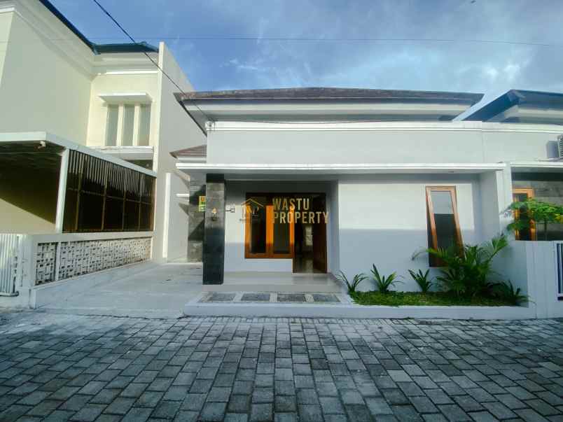 rumah modern cluster di timur maguwoharjo
