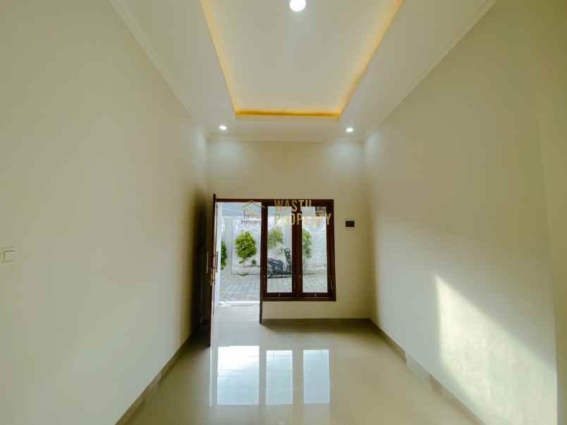 rumah modern cluster di timur maguwoharjo