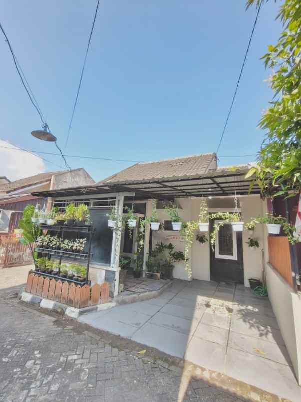 rumah murah free furnished dalam perumahan di potorono