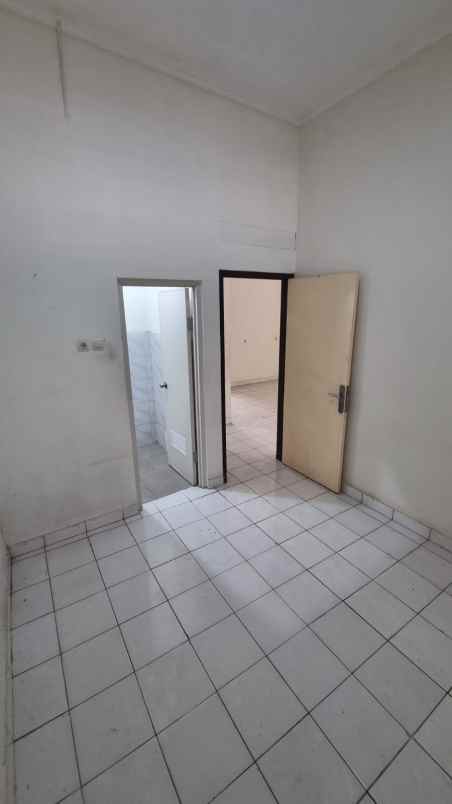 rumah second ciracas jakarta timur dalam komplek