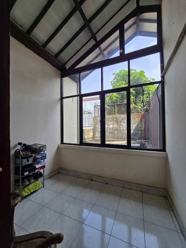 rumah second dalam komplek elite di duren sawit jaktim