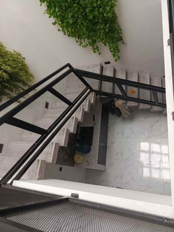 rumah secondary terawat full furnisg