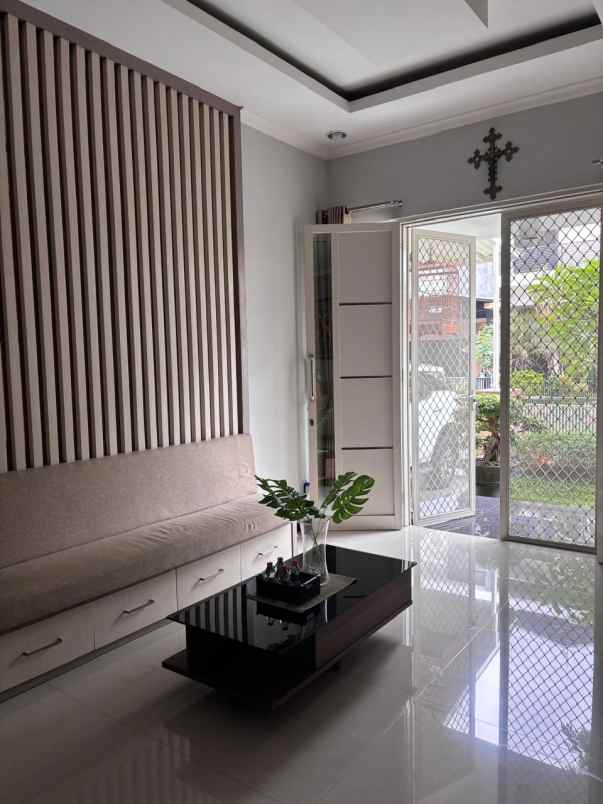 rumah semi furnish di pakuwon city san antonio