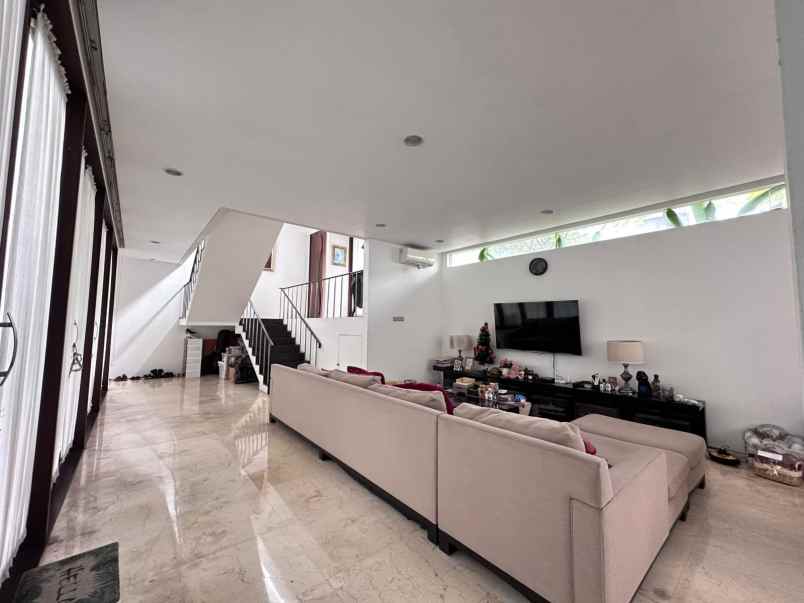 rumah siap huni di kemang timur raya jakarta selatan