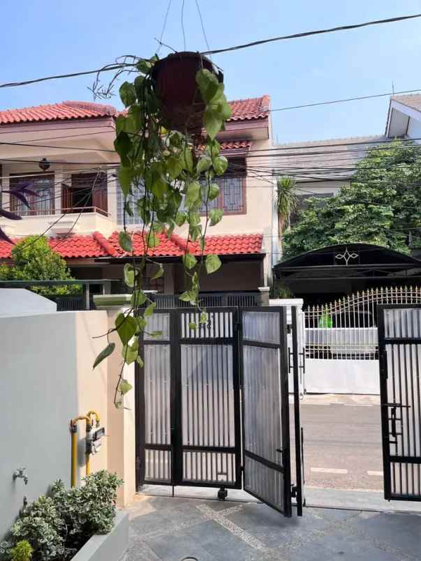 rumah siap huni di komplek rawamangun jakarta timur