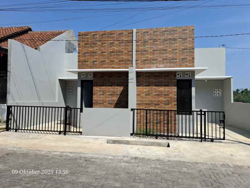 rumah siap huni lokasi strategis di banyumanik