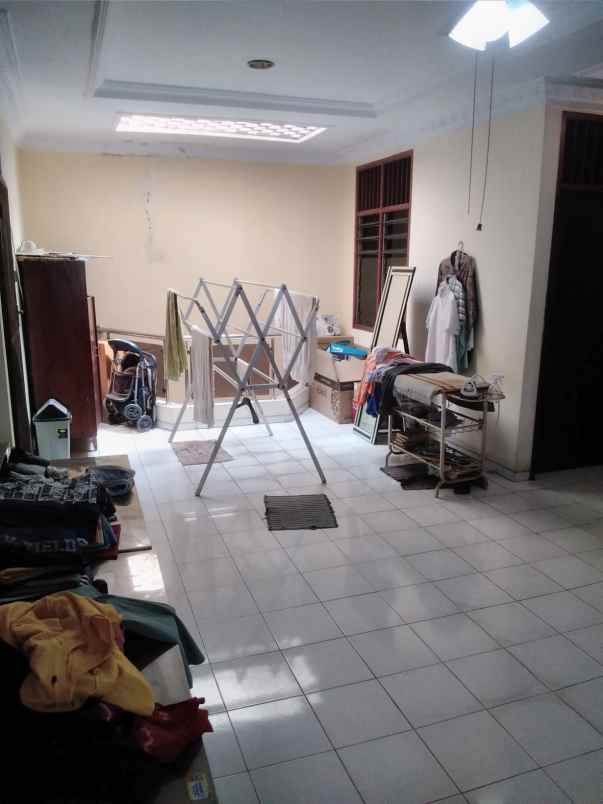 rumah terawat tingkat 2 tebet barat