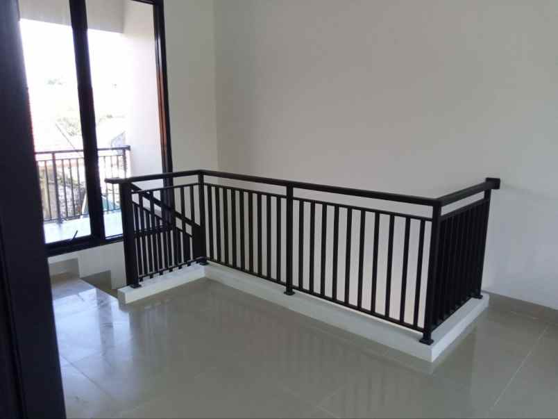 rumah villa cipanas cuma 10 k m ke puncak pass