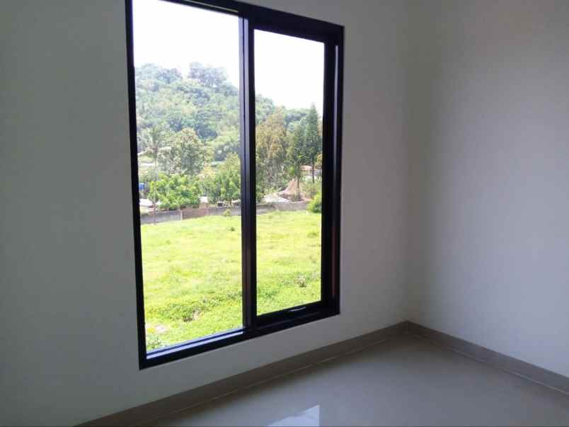 rumah villa cipanas cuma 10 k m ke puncak pass