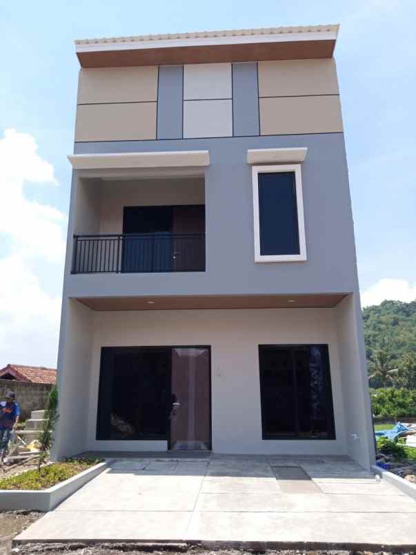 rumah villa cipanas cuma 10 k m ke puncak pass