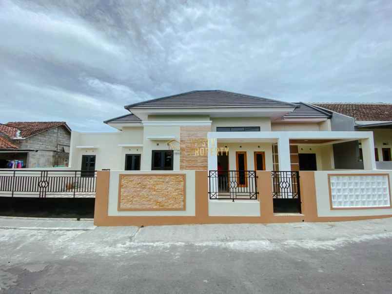 sambi house rumah cantik di kalasan yogya