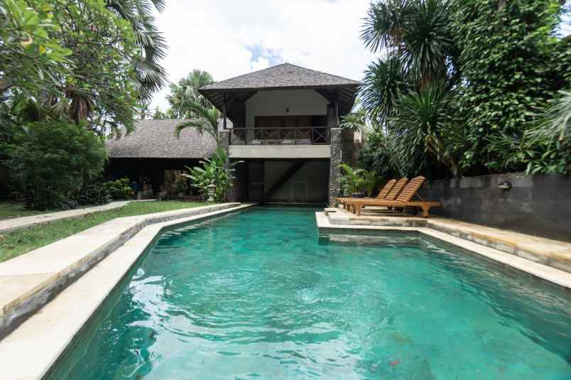 villa amed depan pantai di bali