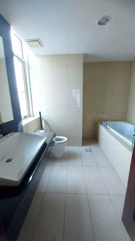 apartemen apt the kensington royal