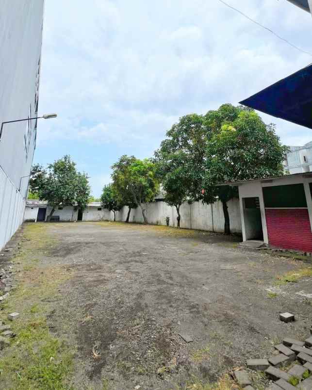 bangunan usaha arief rahman hakim strategis nol jalan