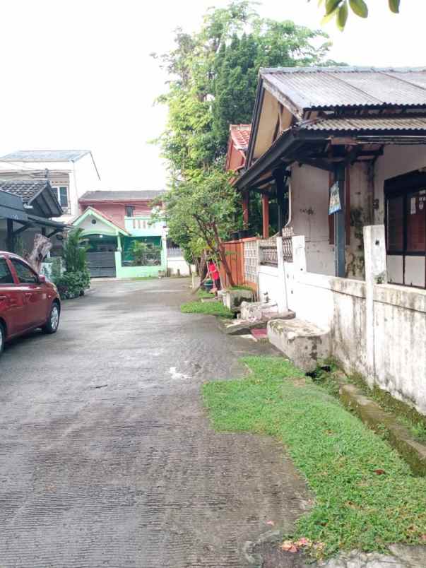 di rumah hitung tanah di perumahan depok utara
