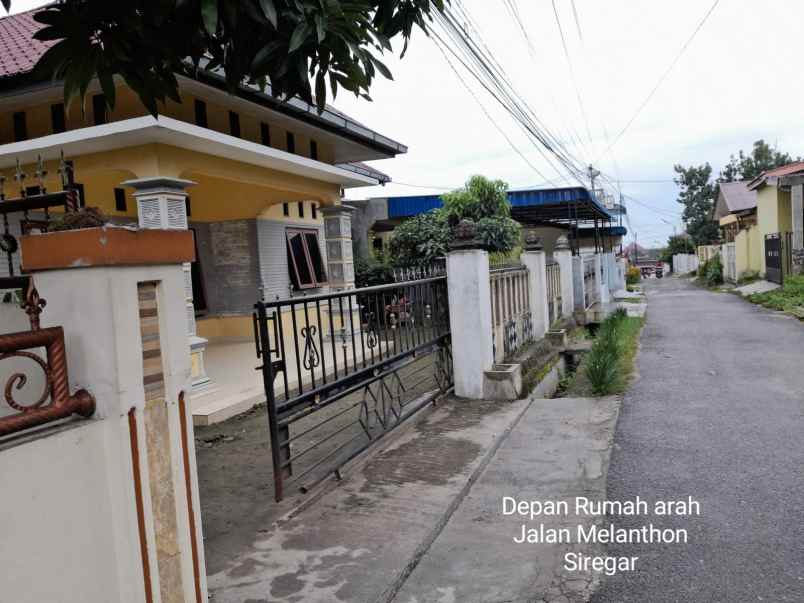 dijual 2 buah rumah utama dan rumah kost