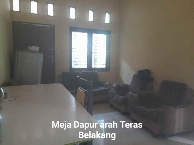 dijual 2 buah rumah utama dan rumah kost