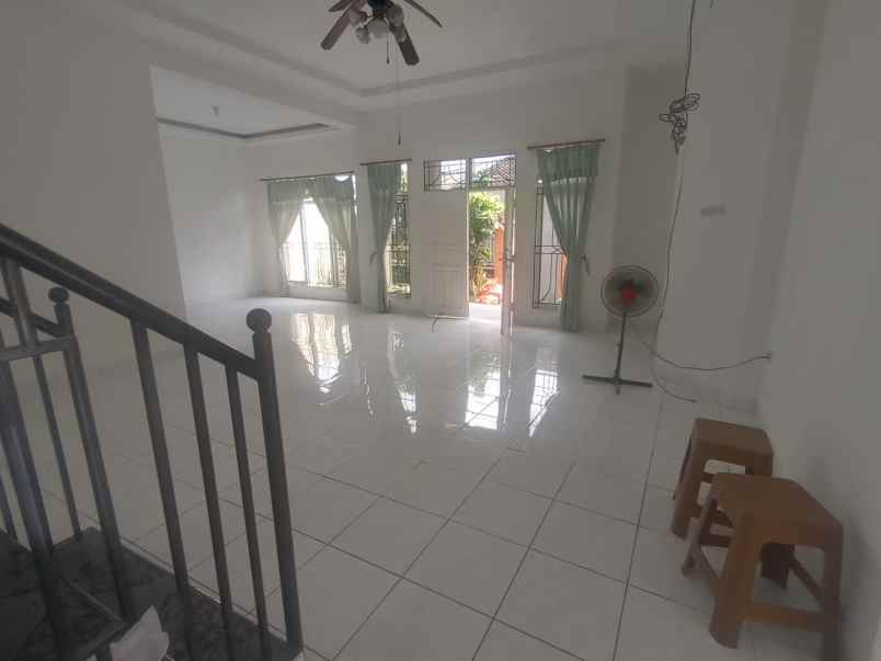 dijual cepat rumah 2 lantai di beji depok