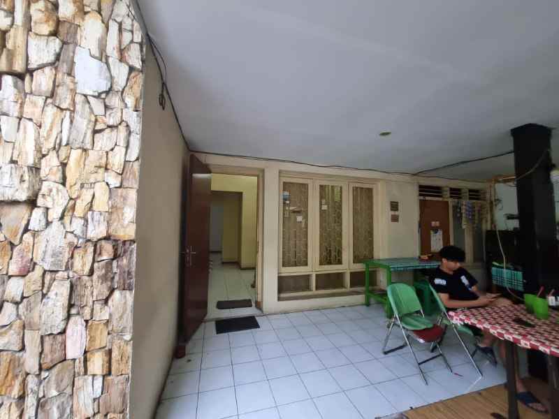 dijual cepat rumah bagus siap huni jl doho surabaya