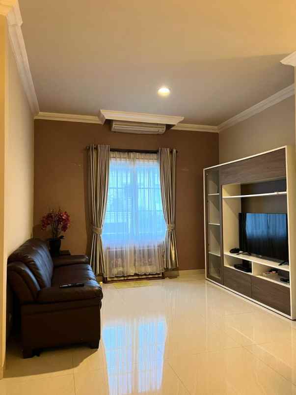 dijual cepat rumah mewah royal gading mansion