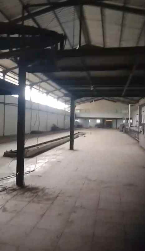 dijual di sewakan gudang ex pabrik di mojokerto