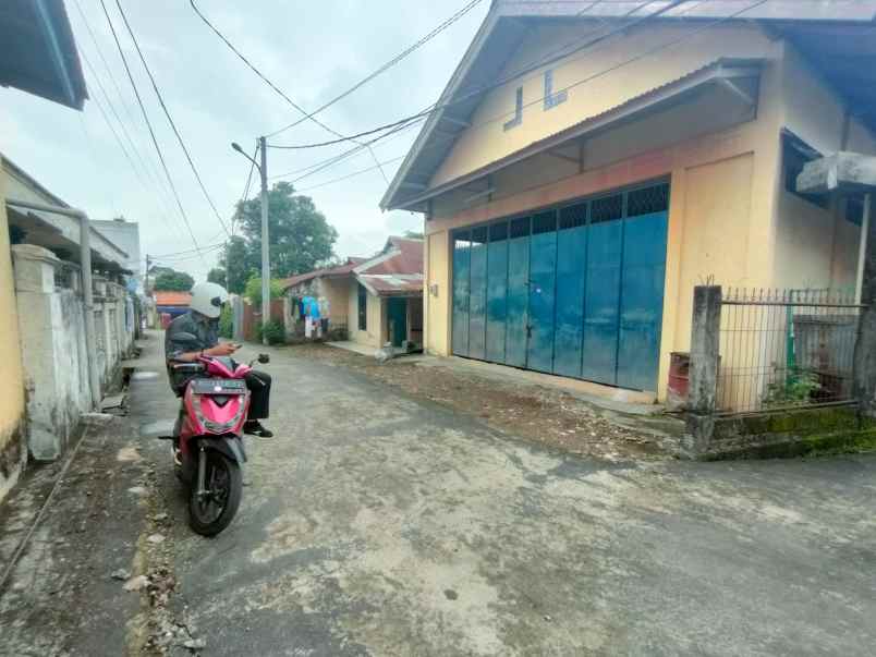 dijual gudang dan bedeng 3 pintu lokasi jalan s parman