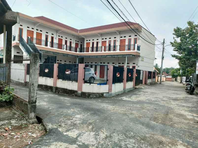 dijual gudang dan bedeng 3 pintu lokasi jalan s parman