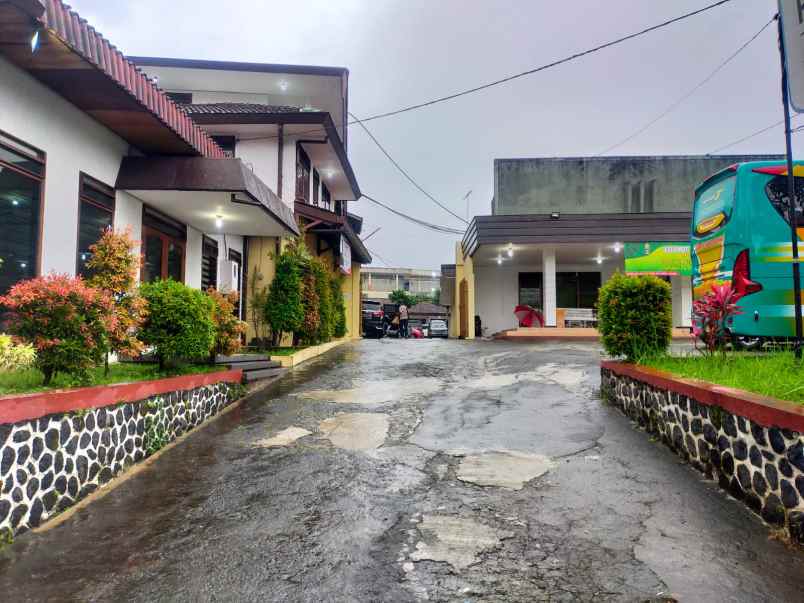 dijual hotel dekat dengan balai kota