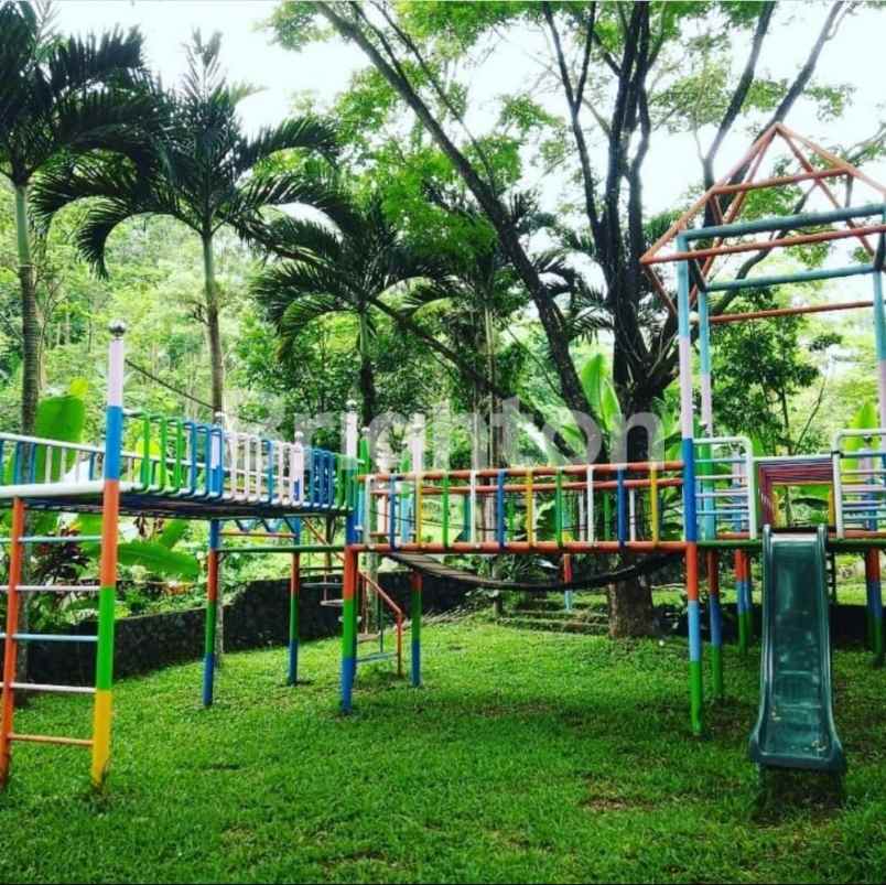 dijual hotel raya trawas