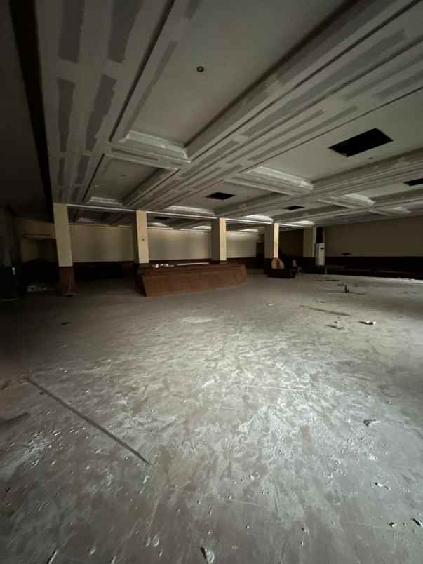 dijual hotel royal regal surabaya