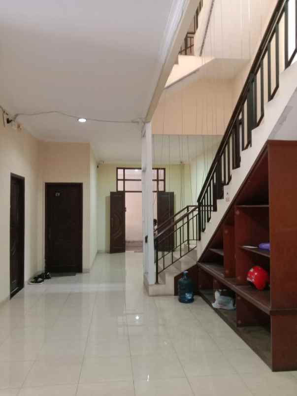 dijual kos aktif semua kamar penuh 37 kamar