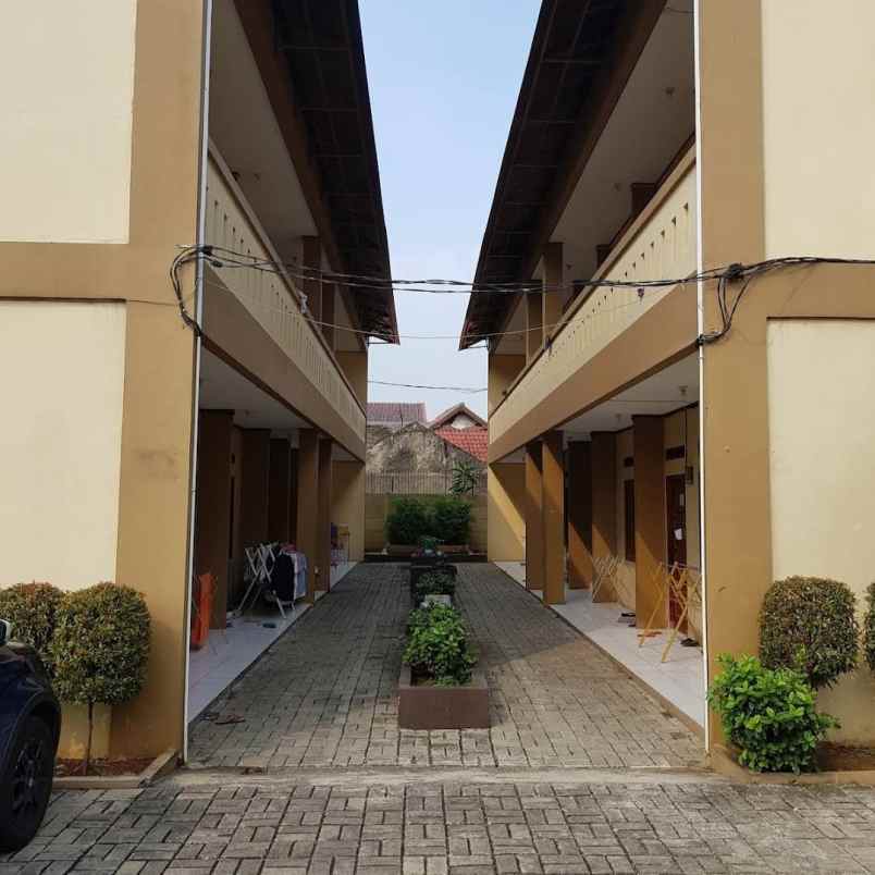 dijual kost jl raya pisangan