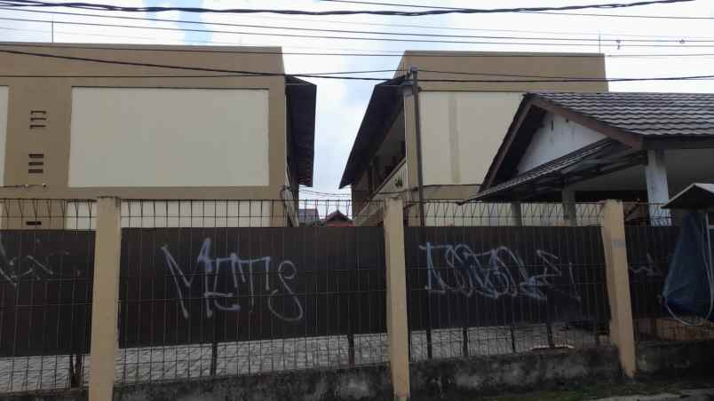 dijual kost jl raya pisangan