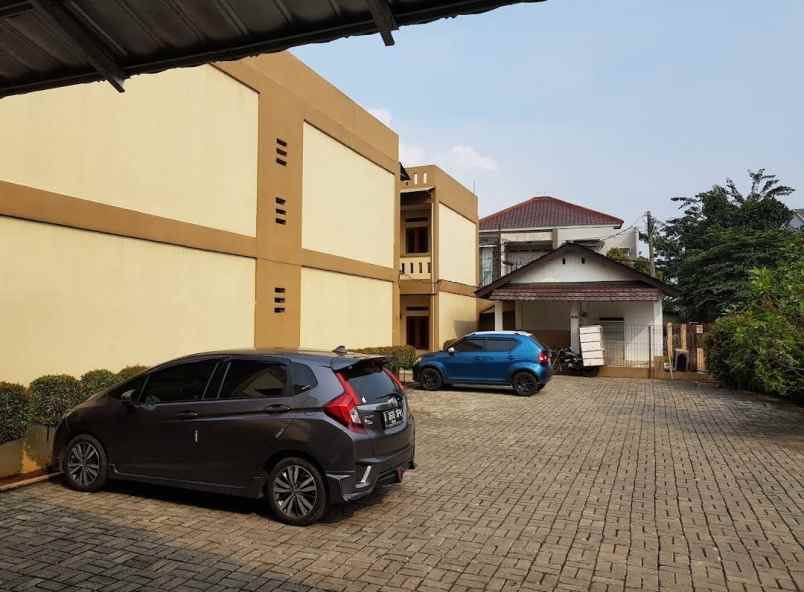 dijual kost jl raya pisangan