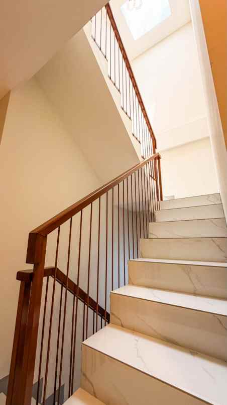 dijual kost jl tanjung duren raya