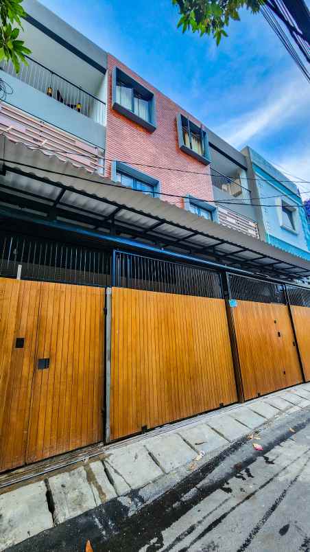 dijual kost jln tanjung duren timur