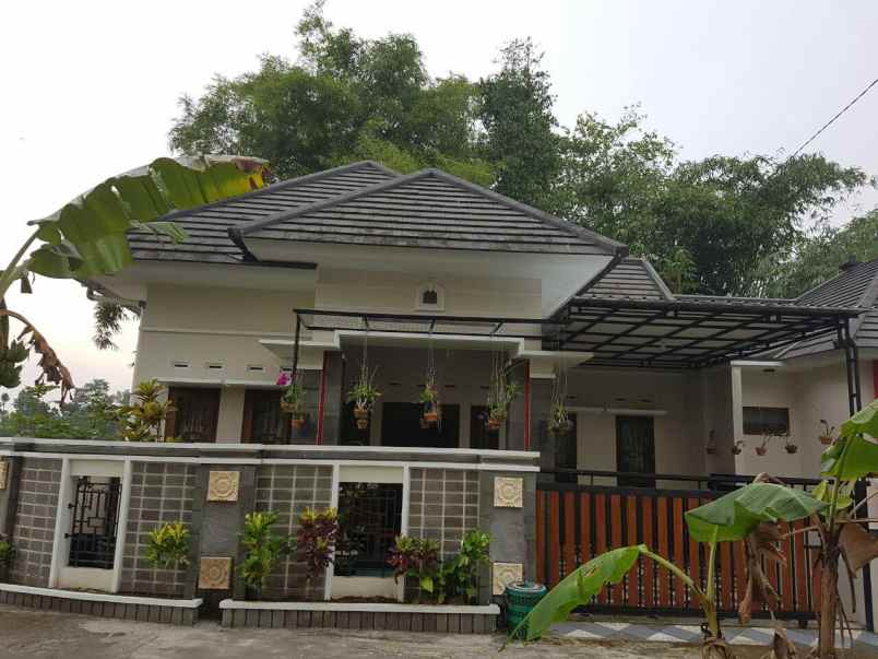 dijual kost purwomartani kec kalasan