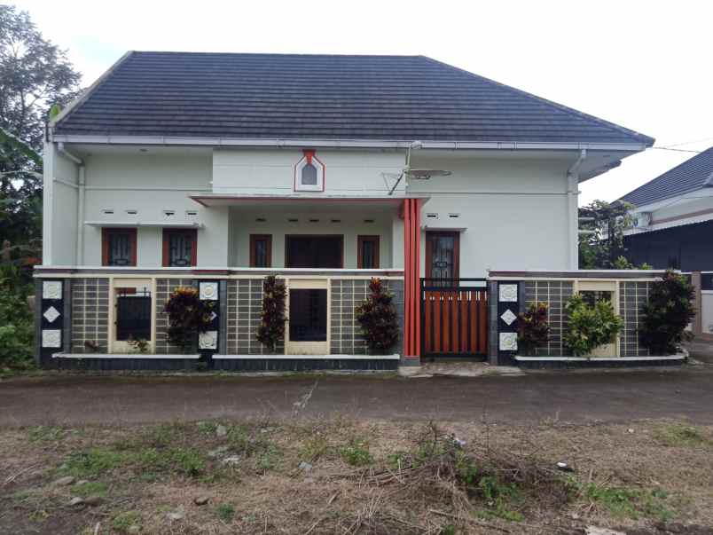 dijual kost purwomartani kec kalasan