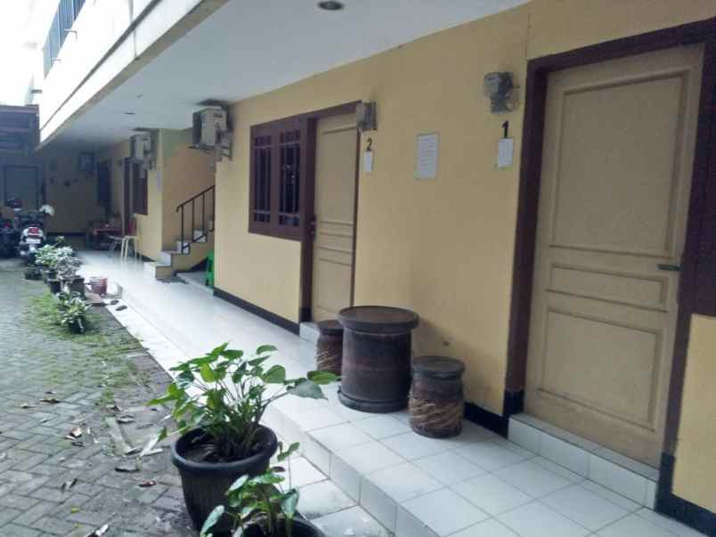 dijual kost raya siwalankerto